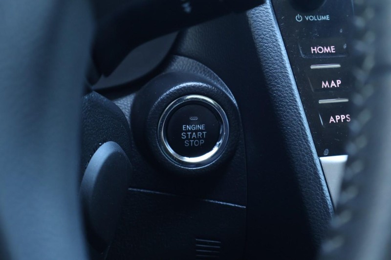 Subaru XV Crosstrek Vehicle Full-screen Gallery Image 29