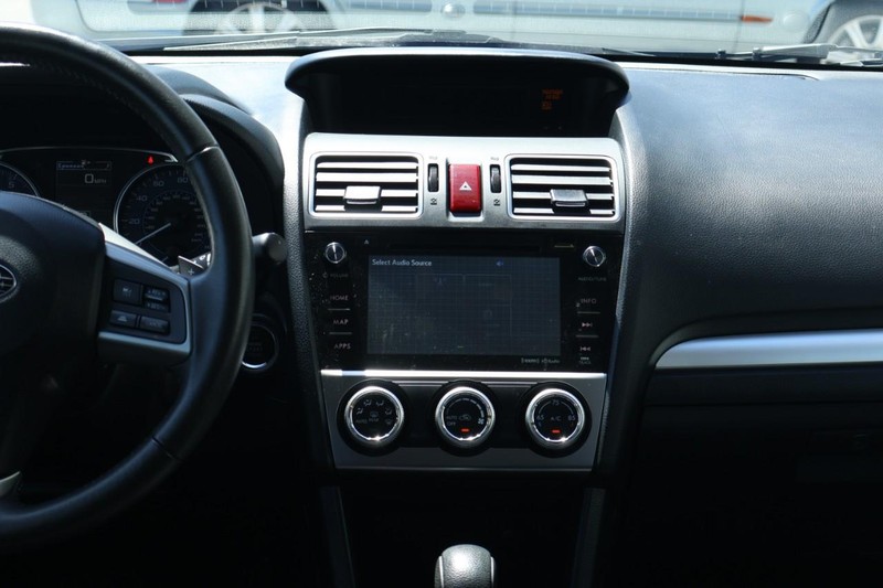 Subaru XV Crosstrek Vehicle Full-screen Gallery Image 30