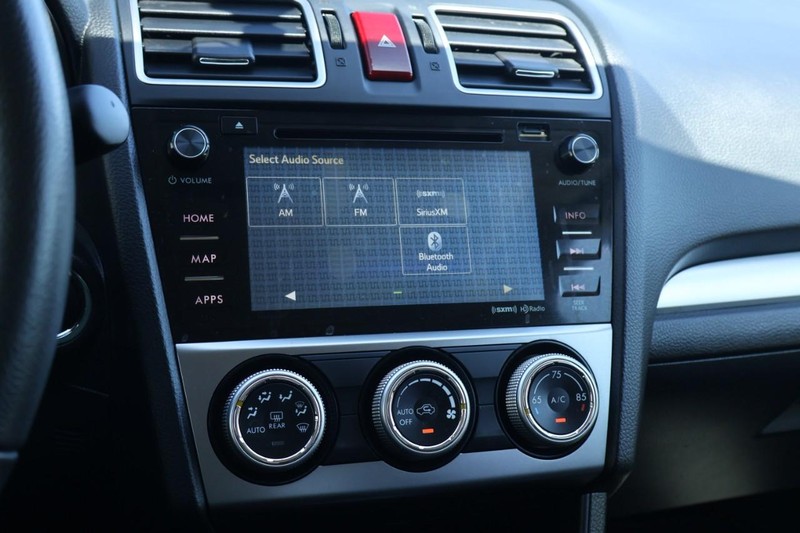 Subaru XV Crosstrek Vehicle Full-screen Gallery Image 31