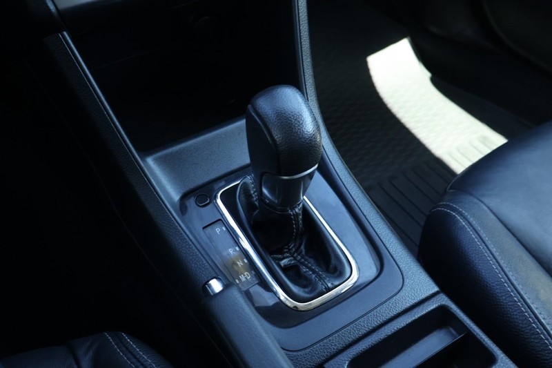 Subaru XV Crosstrek Vehicle Full-screen Gallery Image 34