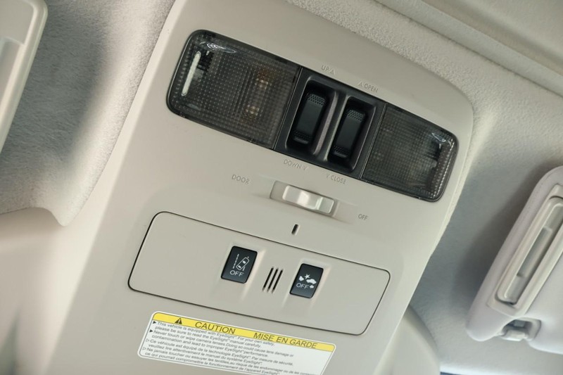 Subaru XV Crosstrek Vehicle Full-screen Gallery Image 37