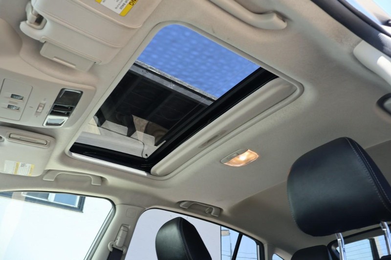 Subaru XV Crosstrek Vehicle Full-screen Gallery Image 38