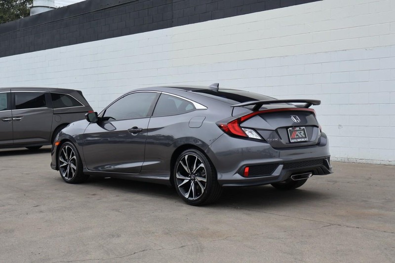 Honda Civic Si Coupe Vehicle Full-screen Gallery Image 11