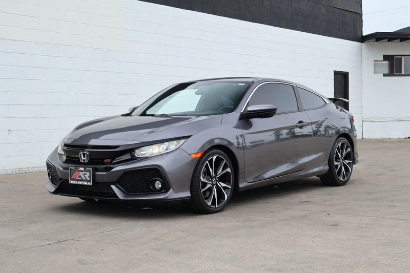 Honda Civic Si Coupe Vehicle Full-screen Gallery Image 13