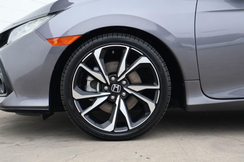 Honda Civic Si Coupe Vehicle Full-screen Gallery Image 15