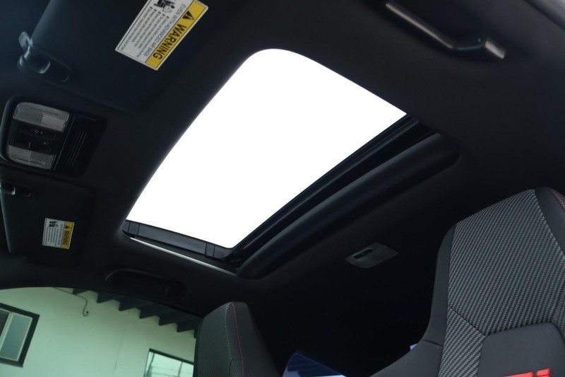 Honda Civic Si Coupe Vehicle Full-screen Gallery Image 21