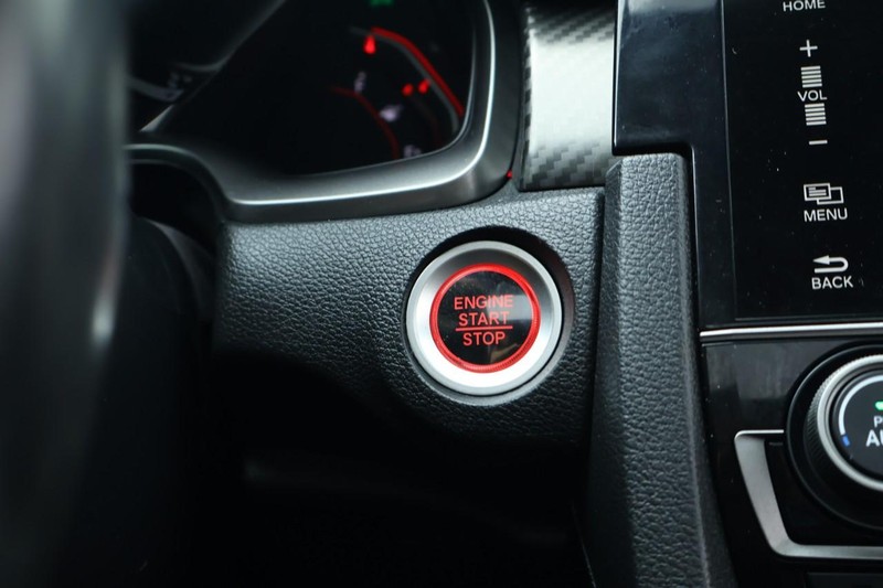 Honda Civic Si Coupe Vehicle Full-screen Gallery Image 31