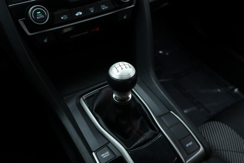 Honda Civic Si Coupe Vehicle Full-screen Gallery Image 32