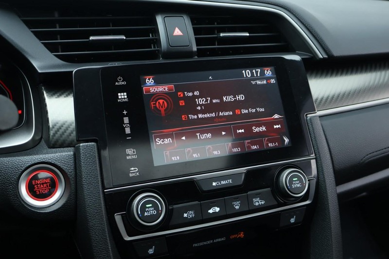 Honda Civic Si Coupe Vehicle Full-screen Gallery Image 33