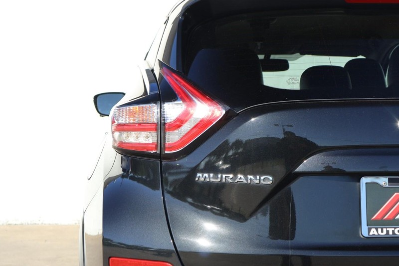 Nissan Murano Vehicle Full-screen Gallery Image 07