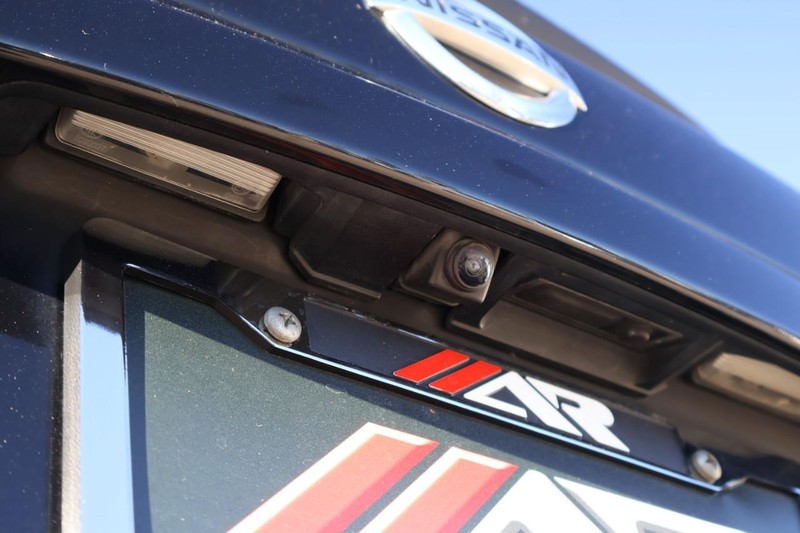 Nissan Murano Vehicle Full-screen Gallery Image 08