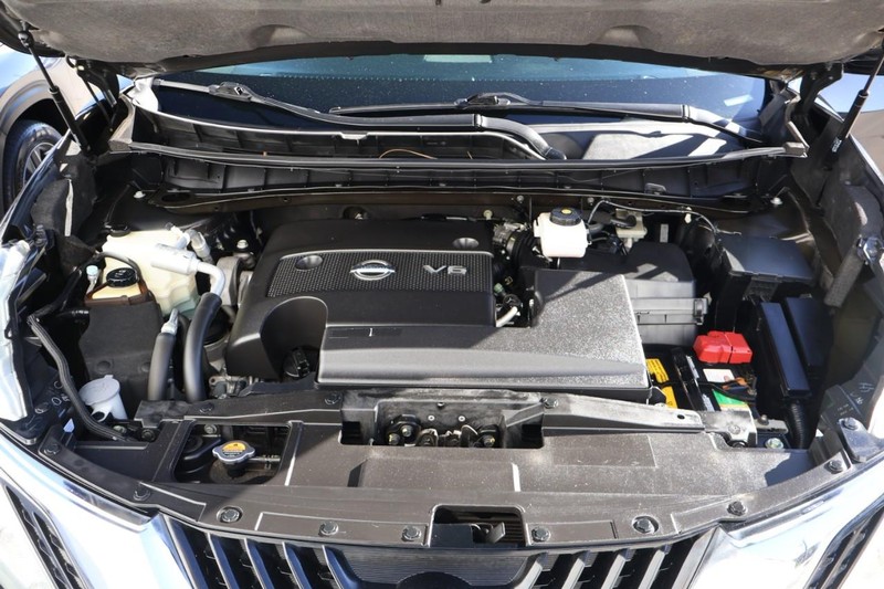 Nissan Murano Vehicle Full-screen Gallery Image 14