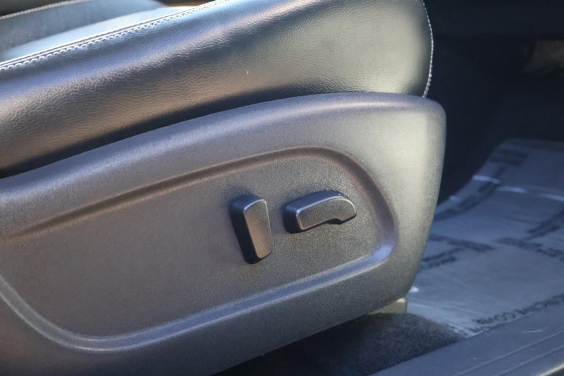 Nissan Murano Vehicle Full-screen Gallery Image 26