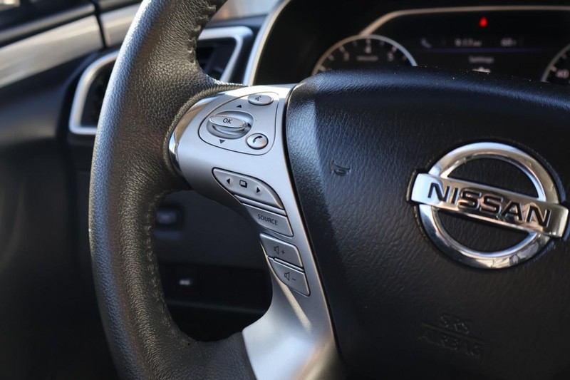 Nissan Murano Vehicle Full-screen Gallery Image 31