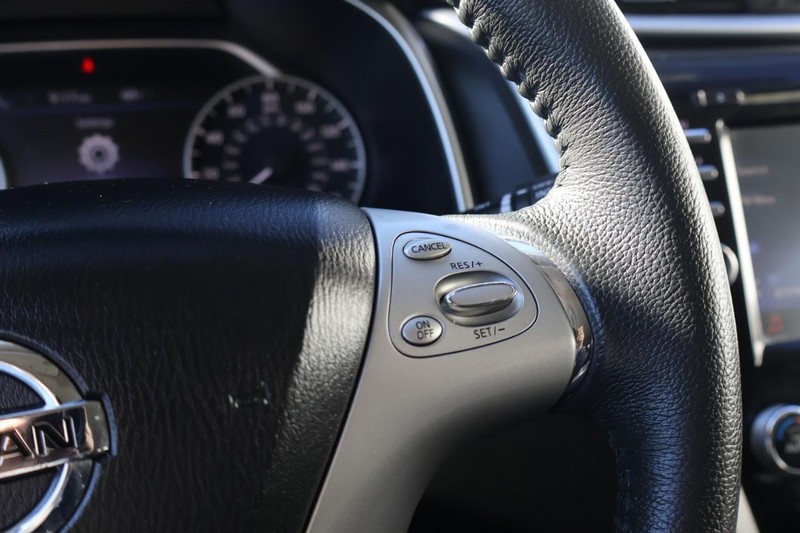 Nissan Murano Vehicle Full-screen Gallery Image 32