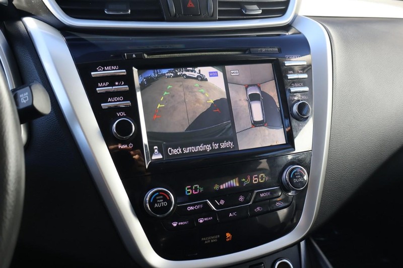 Nissan Murano Vehicle Full-screen Gallery Image 37