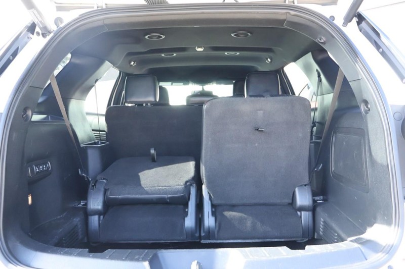 Ford Explorer Vehicle Full-screen Gallery Image 08