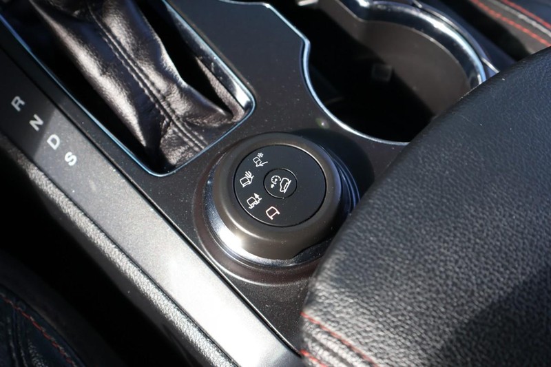 Ford Explorer Vehicle Full-screen Gallery Image 39