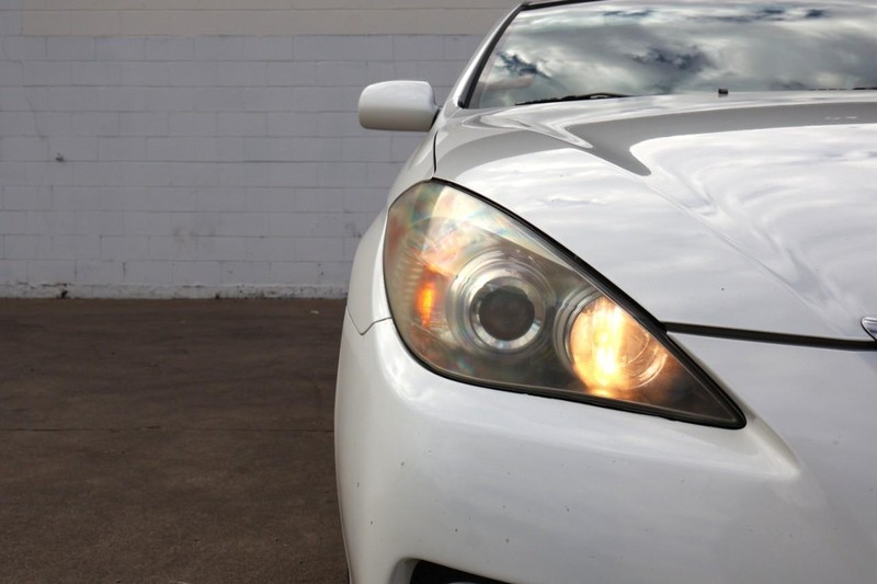 Toyota Camry Solara Vehicle Full-screen Gallery Image 03