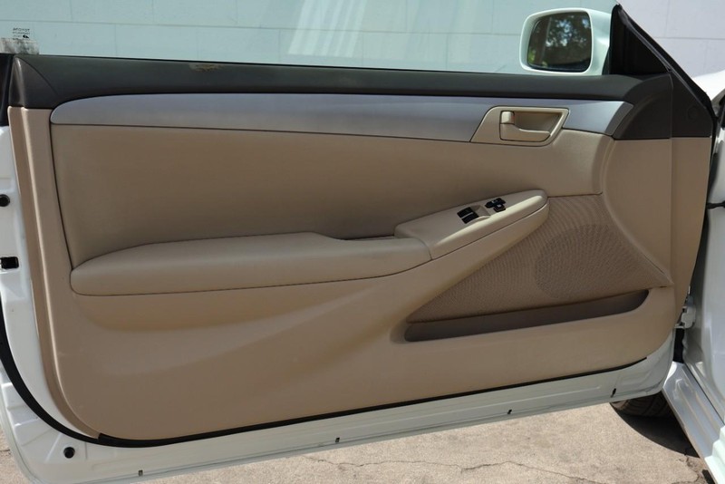 Toyota Camry Solara Vehicle Full-screen Gallery Image 14