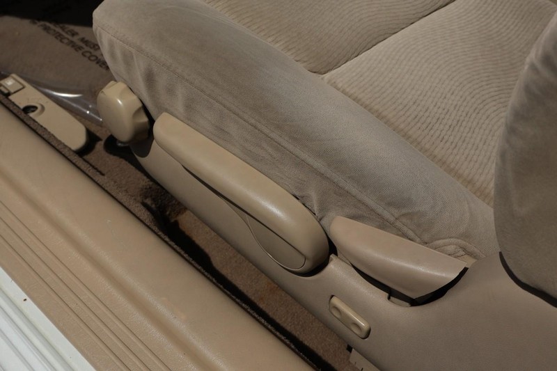 Toyota Camry Solara Vehicle Full-screen Gallery Image 17