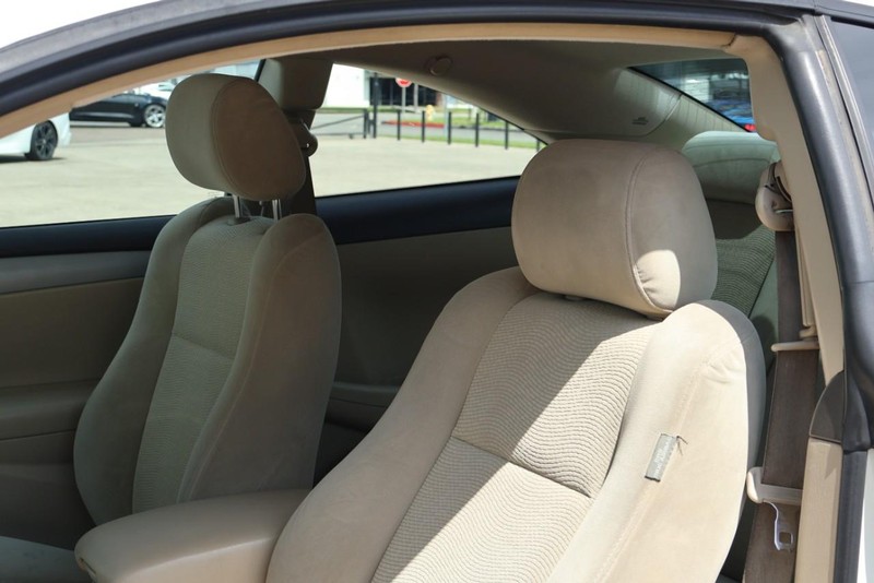 Toyota Camry Solara Vehicle Full-screen Gallery Image 19