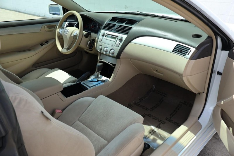 Toyota Camry Solara Vehicle Full-screen Gallery Image 20