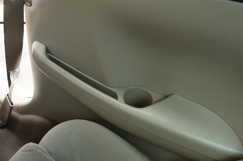 Toyota Camry Solara Vehicle Full-screen Gallery Image 23