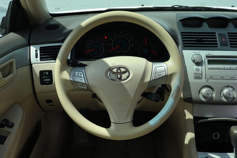 Toyota Camry Solara Vehicle Full-screen Gallery Image 26