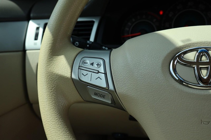 Toyota Camry Solara Vehicle Full-screen Gallery Image 27