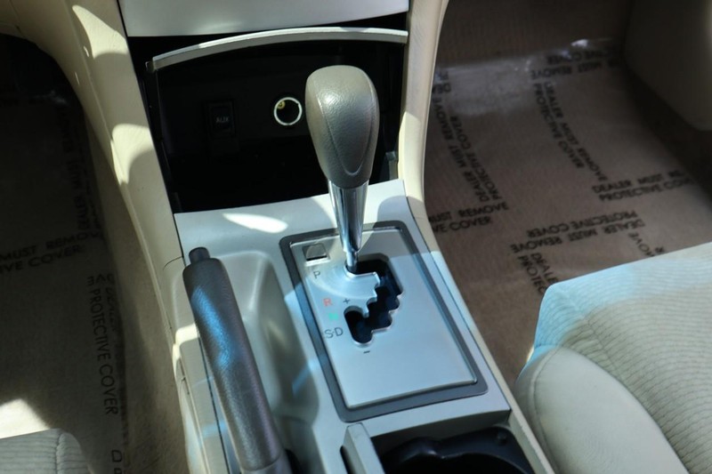 Toyota Camry Solara Vehicle Full-screen Gallery Image 32