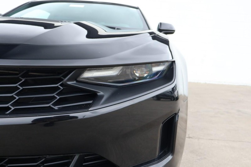 Chevrolet Camaro Vehicle Full-screen Gallery Image 03