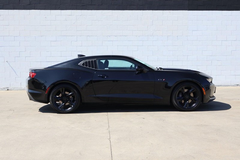 Chevrolet Camaro Vehicle Full-screen Gallery Image 04