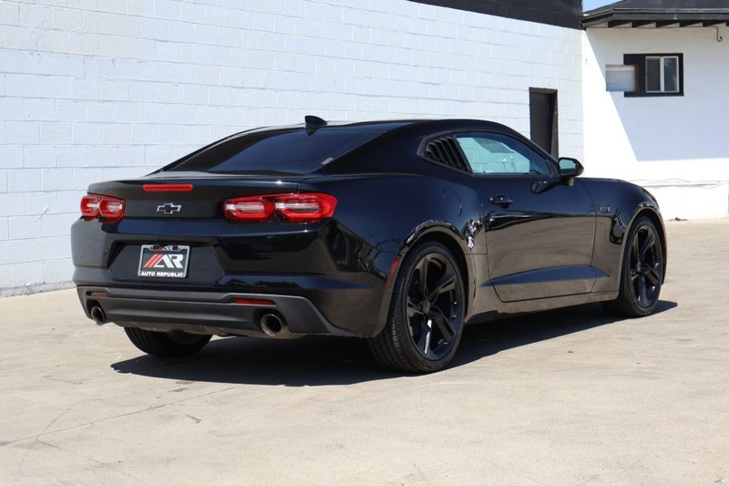 Chevrolet Camaro Vehicle Full-screen Gallery Image 05