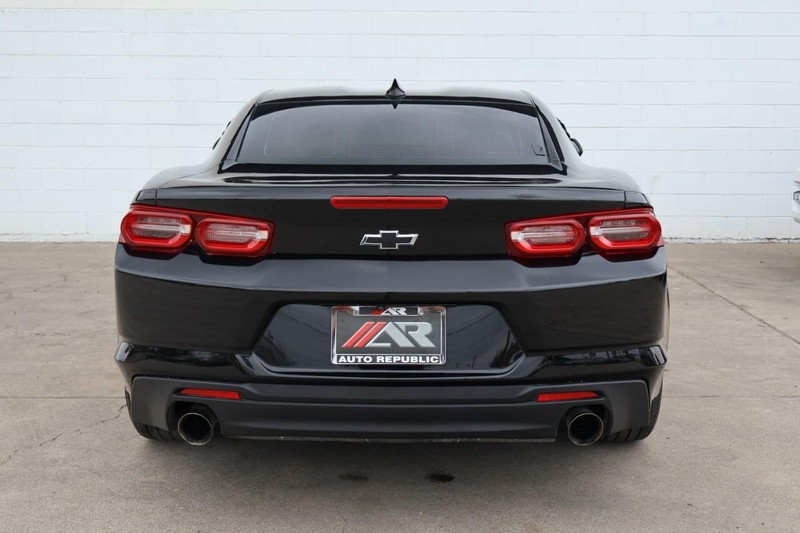 Chevrolet Camaro Vehicle Full-screen Gallery Image 06