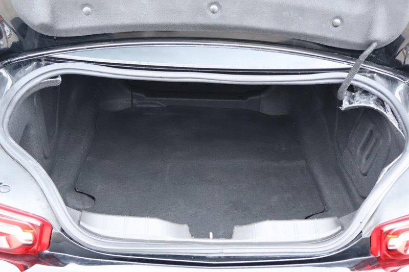 Chevrolet Camaro Vehicle Full-screen Gallery Image 09