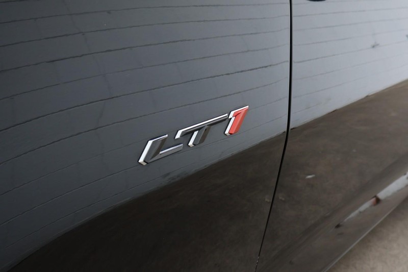 Chevrolet Camaro Vehicle Full-screen Gallery Image 16