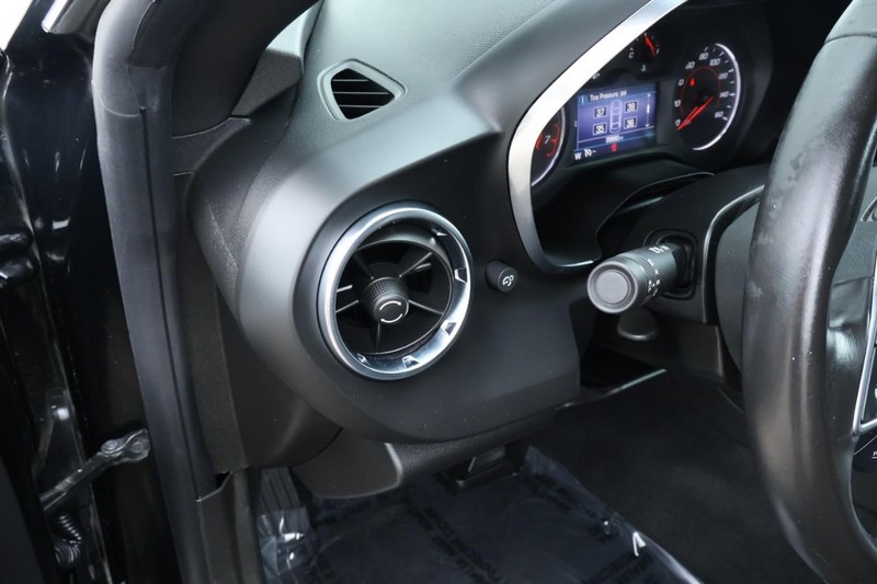 Chevrolet Camaro Vehicle Full-screen Gallery Image 22