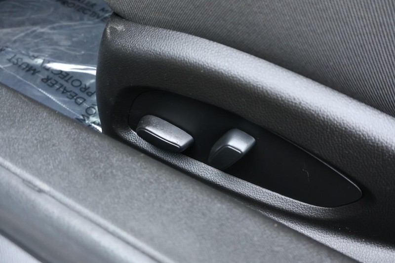 Chevrolet Camaro Vehicle Full-screen Gallery Image 23