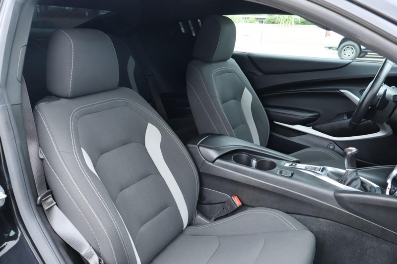 Chevrolet Camaro Vehicle Full-screen Gallery Image 28