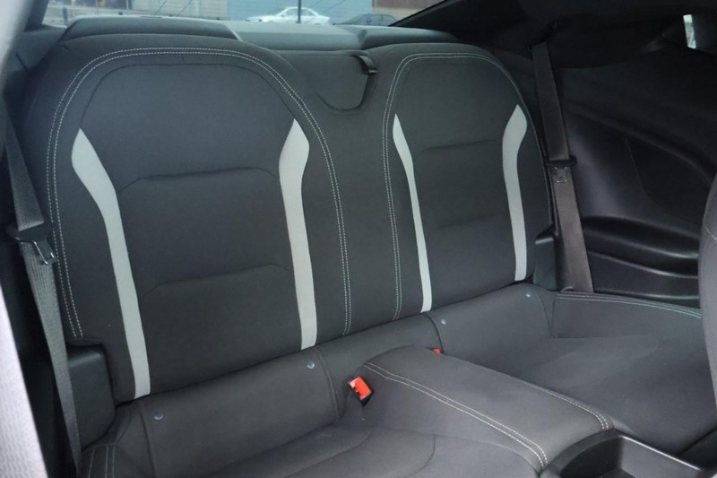 Chevrolet Camaro Vehicle Full-screen Gallery Image 29