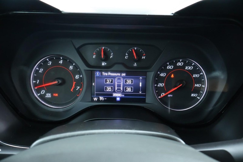 Chevrolet Camaro Vehicle Full-screen Gallery Image 32