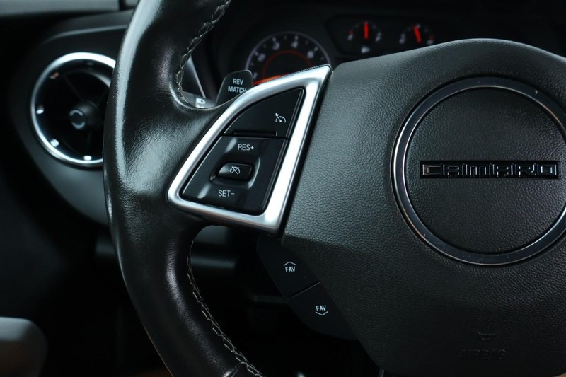 Chevrolet Camaro Vehicle Full-screen Gallery Image 34