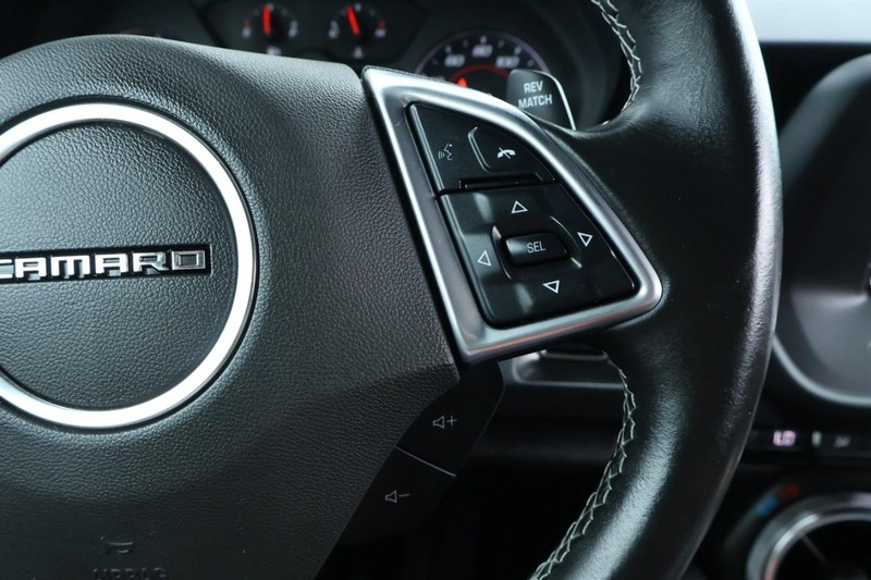 Chevrolet Camaro Vehicle Full-screen Gallery Image 35