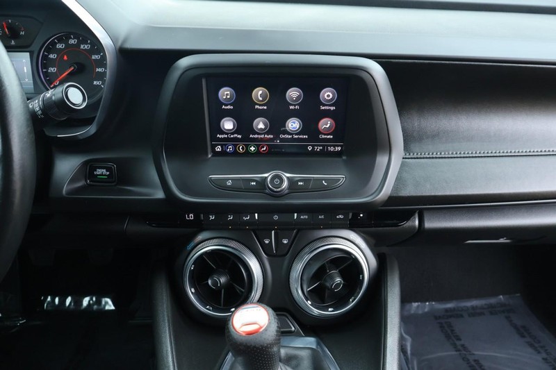 Chevrolet Camaro Vehicle Full-screen Gallery Image 37