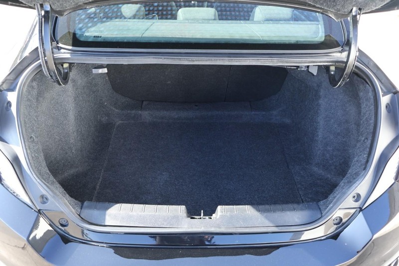 Honda Civic Coupe Vehicle Full-screen Gallery Image 09