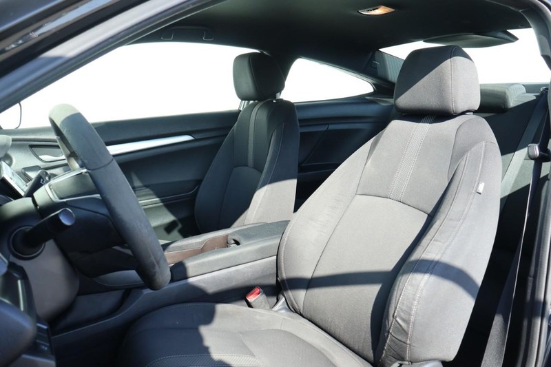 Honda Civic Coupe Vehicle Full-screen Gallery Image 17