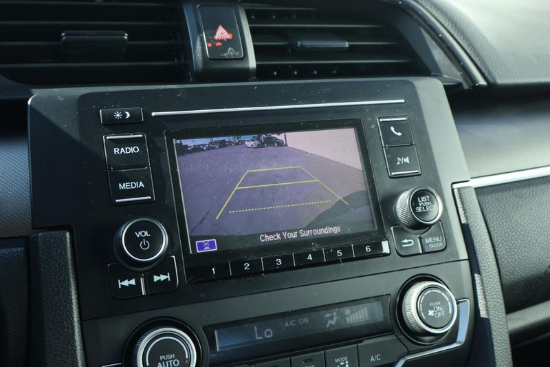 Honda Civic Coupe Vehicle Full-screen Gallery Image 29