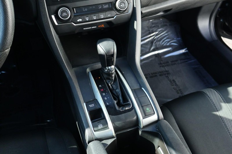 Honda Civic Coupe Vehicle Full-screen Gallery Image 30