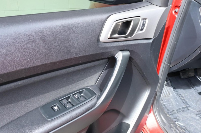 Ford Ranger Vehicle Full-screen Gallery Image 18